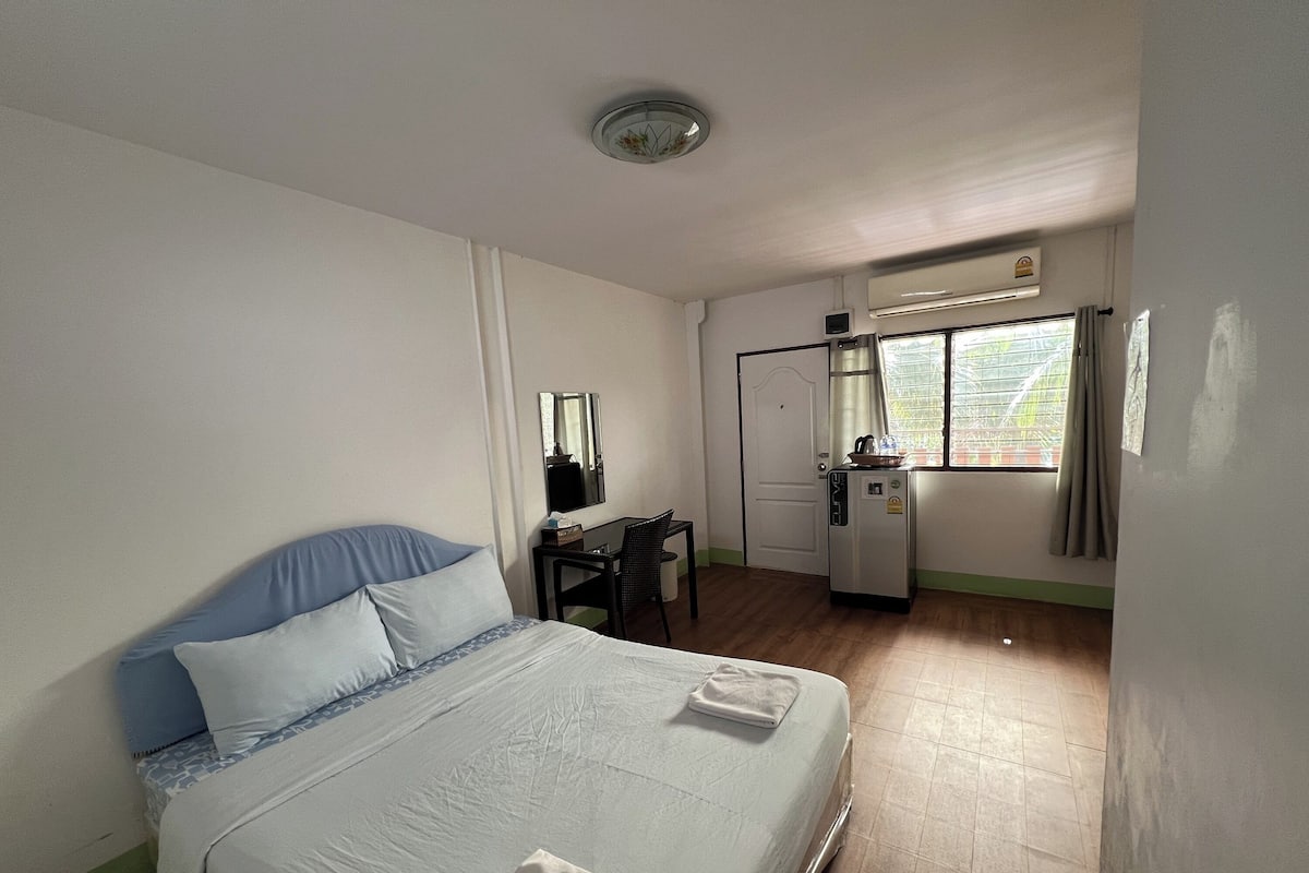 Habitación doble estándar | Escritorio, wifi gratis y ropa de cama