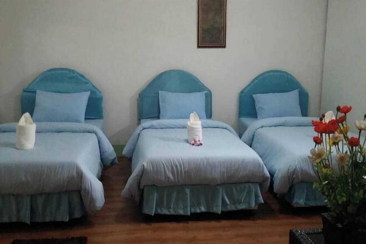 Desk, free WiFi, bed sheets