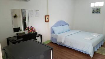 ห้องสแตนดาร์ดดับเบิล | โต๊ะทำงาน, Wi-Fi ฟรี, ผ้าปูที่นอน