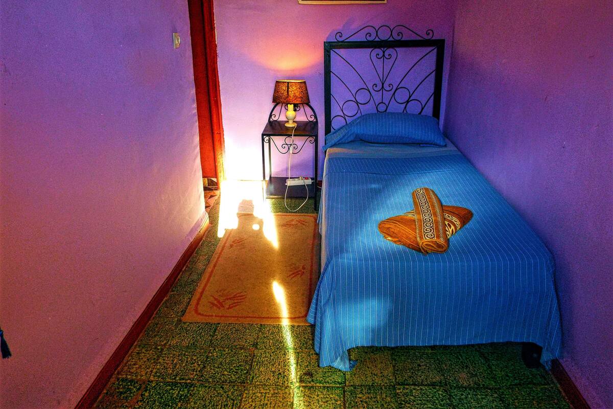 Single Room | In-room safe, soundproofing, WiFi (free)