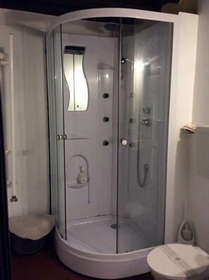 Classic Double Room, 1 Bedroom, Ensuite, Hill View | Bathroom | Shower, hydromassage showerhead, free toiletries, hair dryer - Antico Borgo Toscano (Montecatini Terme)