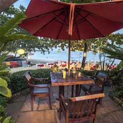 Breakfast, lunch, dinner served; local and international cuisine