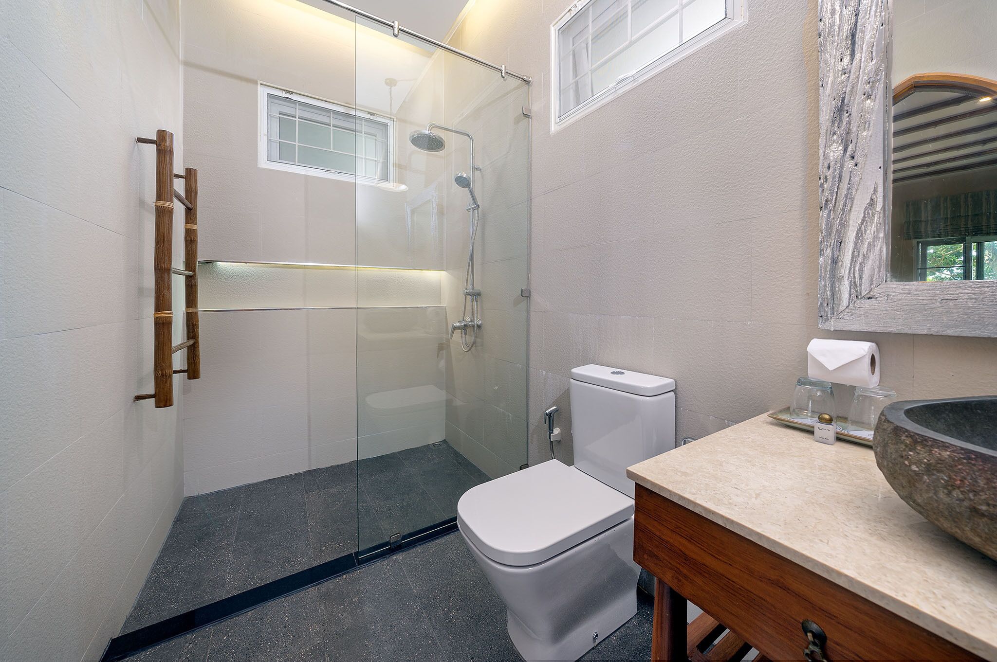 shower, free toiletries, hair dryer, towels