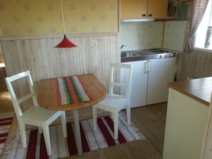 Cabin, Kitchenette, Lake View | Private kitchenette