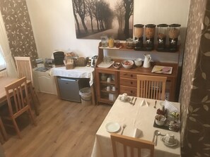 包含每日全套早餐