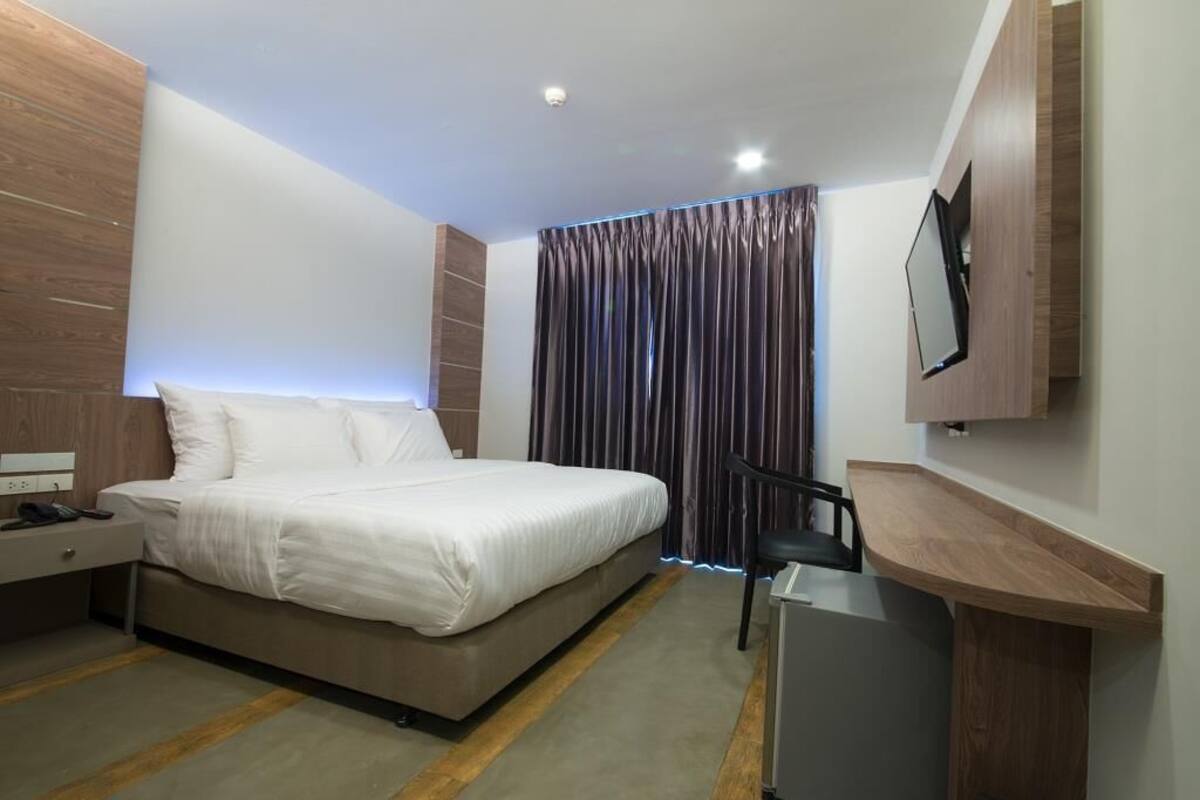 Premium bedding, pillowtop beds, in-room safe, laptop workspace