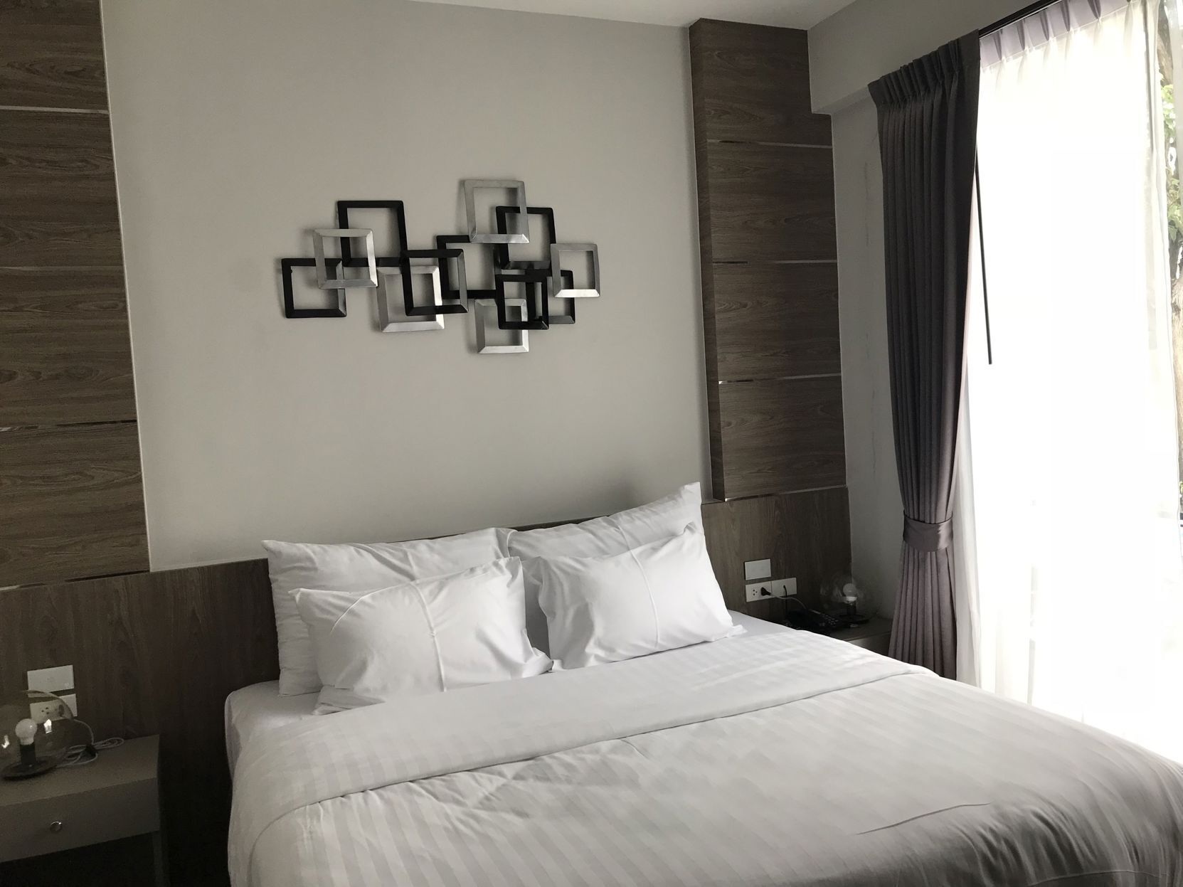 Hochwertige Bettwaren, Pillowtop-Betten, Zimmersafe