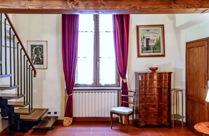 Apartment, 1 Schlafzimmer (Location: Via del Corno 8) | Wohnbereich | 36-Zoll-Flachbildfernseher mit Digitalempfang, Fernseher