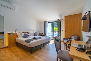 Premium bedding, memory-foam beds, minibar, in-room safe - Hôtel Ile de Ré (Le Bois-Plage-en-Re)