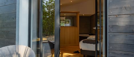Suite (Balneo / Balnéo) | Ropa de cama de alta calidad, camas con efecto memoria y minibar