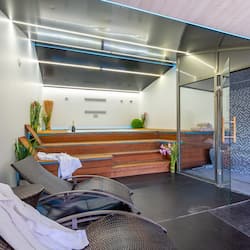 Couples treatment room(s), sauna, hot tub, steam room, body treatments