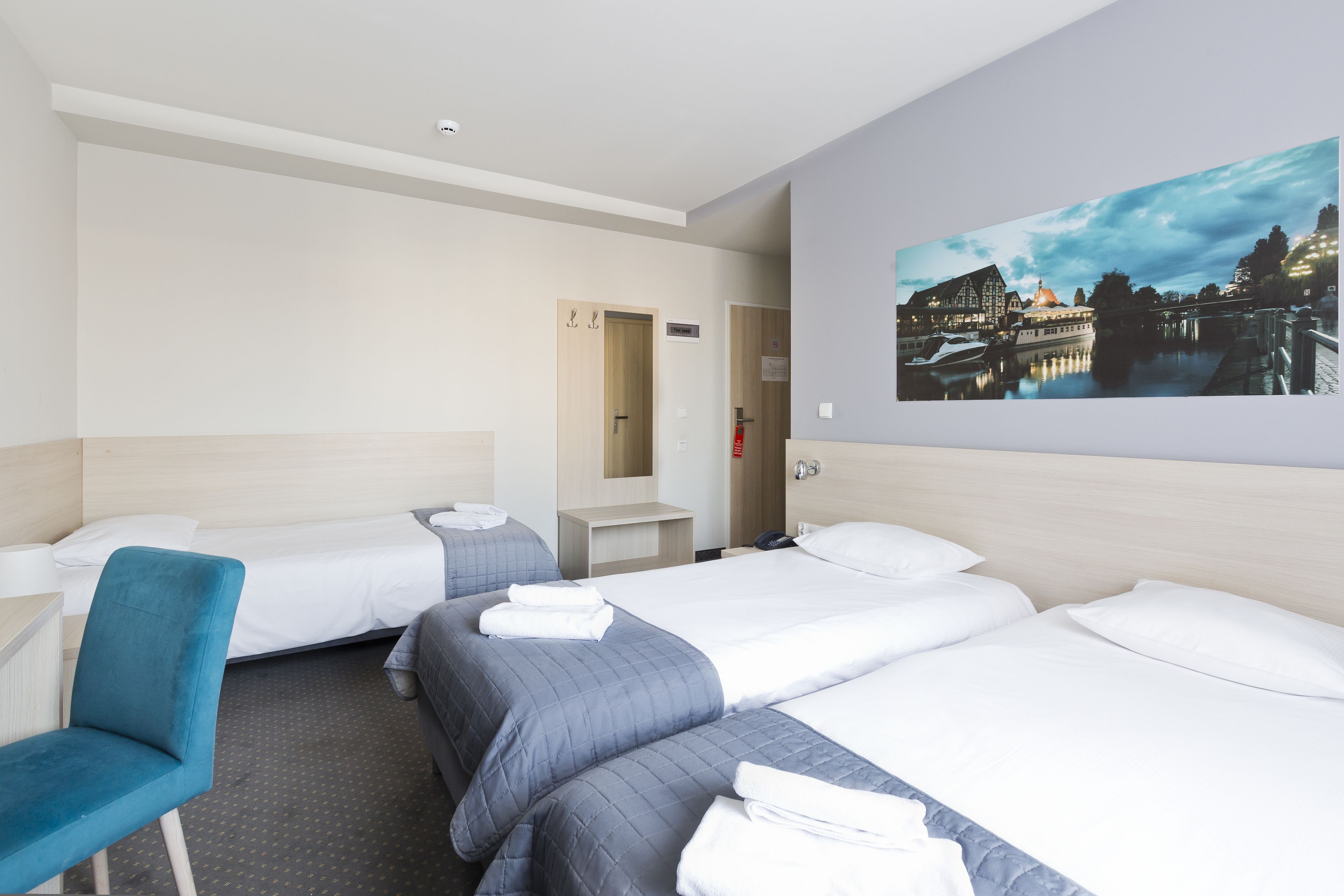 triple room | in-room safe, desk, iron/ironing board, free wifi