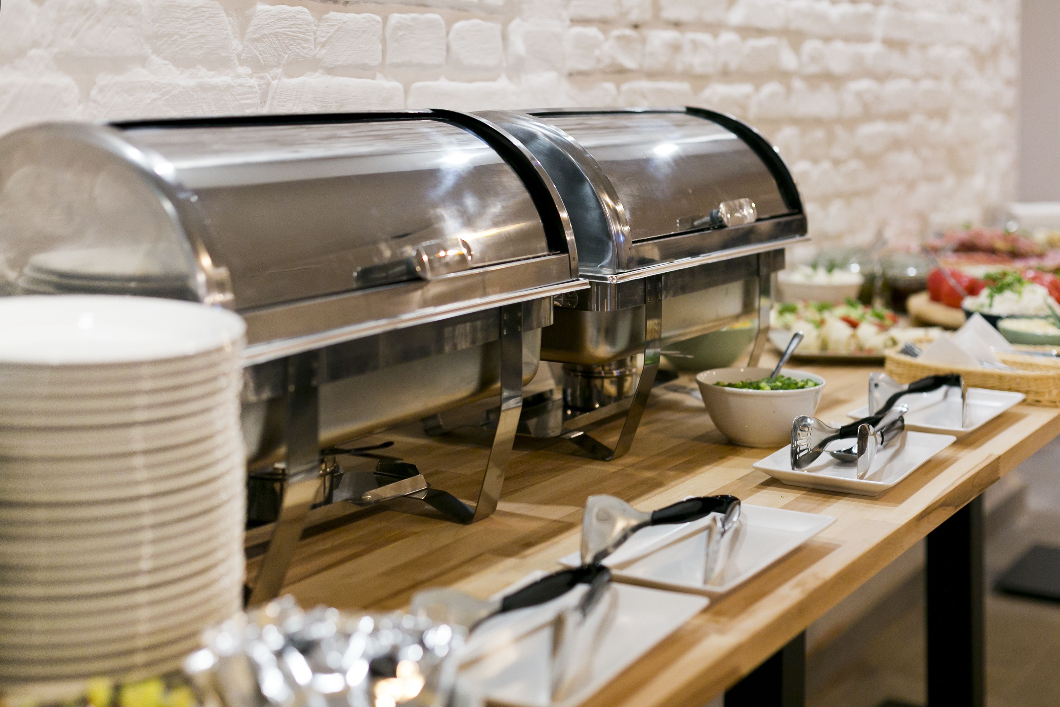 daily buffet breakfast (pln 55 per person)