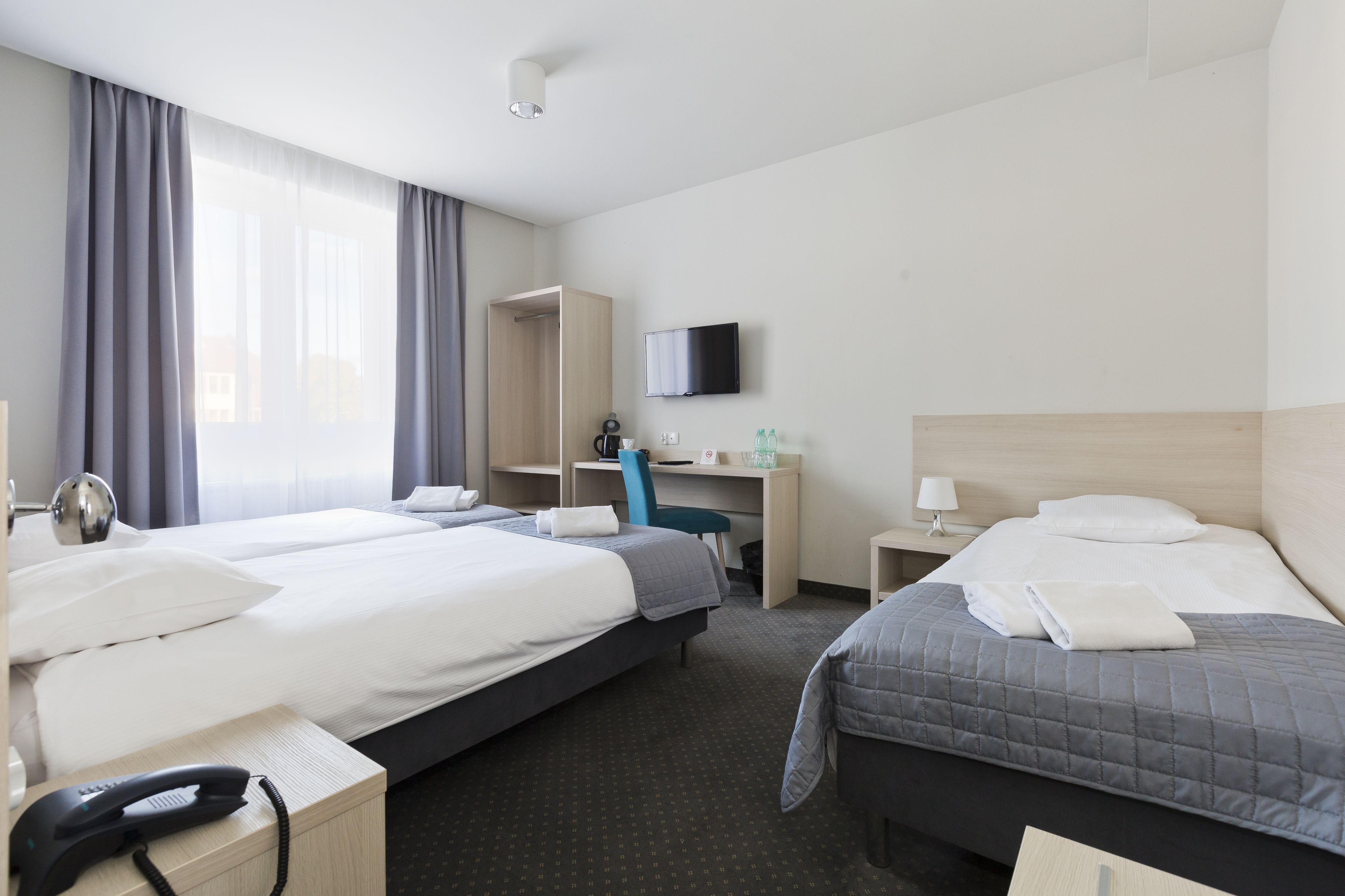 triple room | in-room safe, desk, iron/ironing board, free wifi