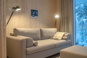 Sky View Cabin Deluxe Plus | Premium bedding, minibar, soundproofing, free cots/infant beds