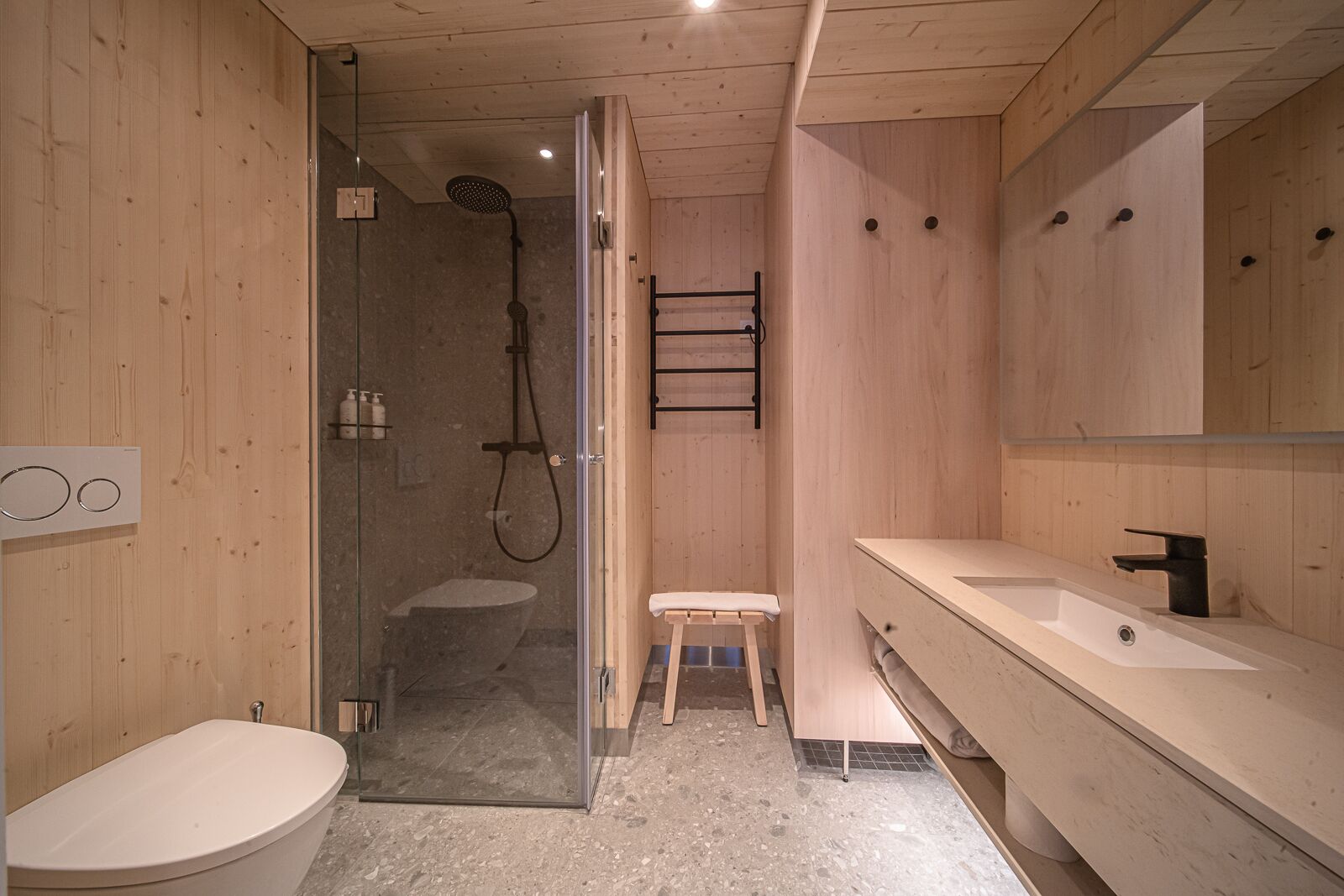 sky view cabin deluxe plus | bathroom | shower, free toiletries, hair dryer, heated floors