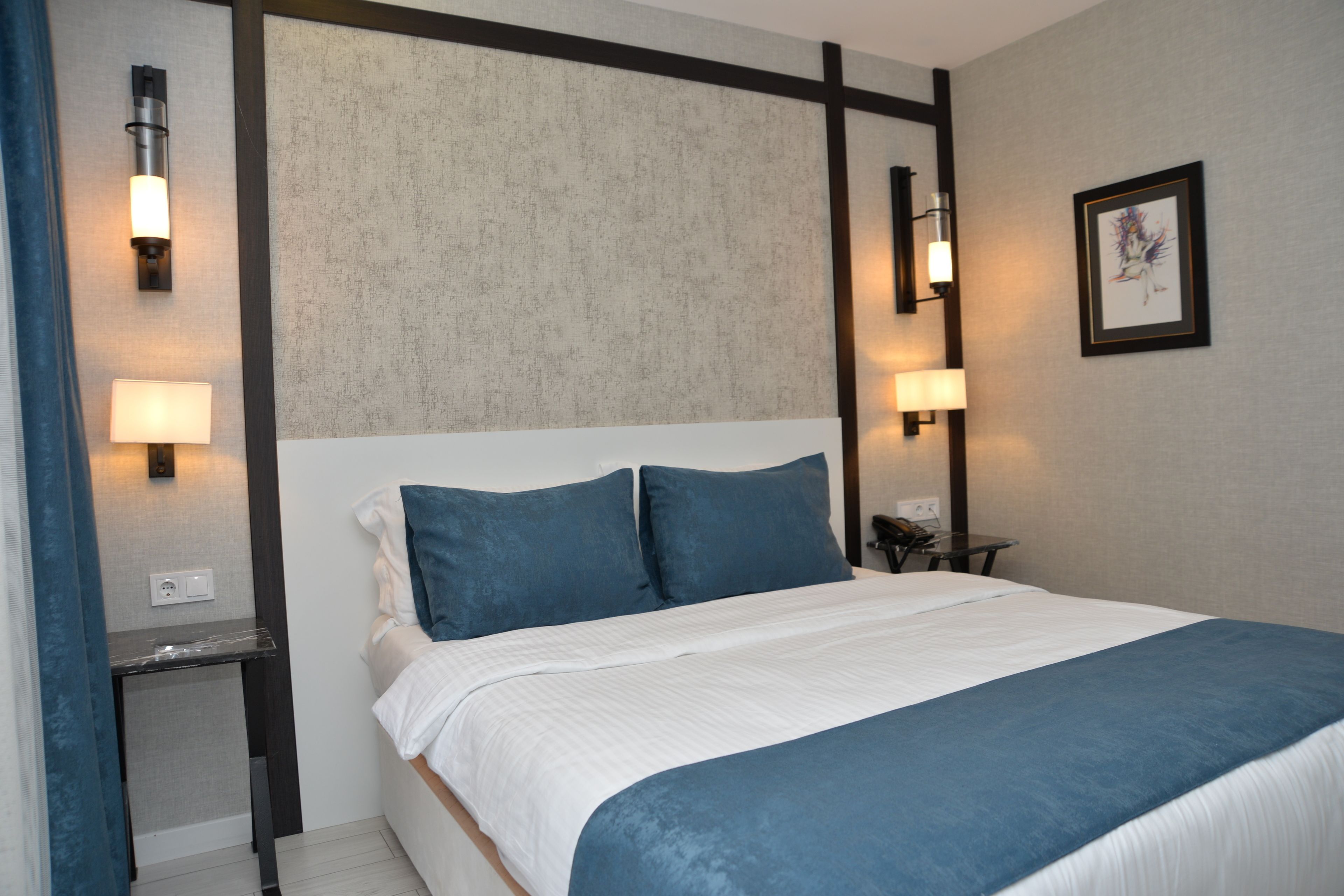 deluxe suite, 2 bedrooms, 2 bathrooms | 1 bedroom, premium bedding, minibar, in-room safe