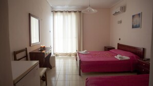 Triple Room - Francisco Hotel (Messini)