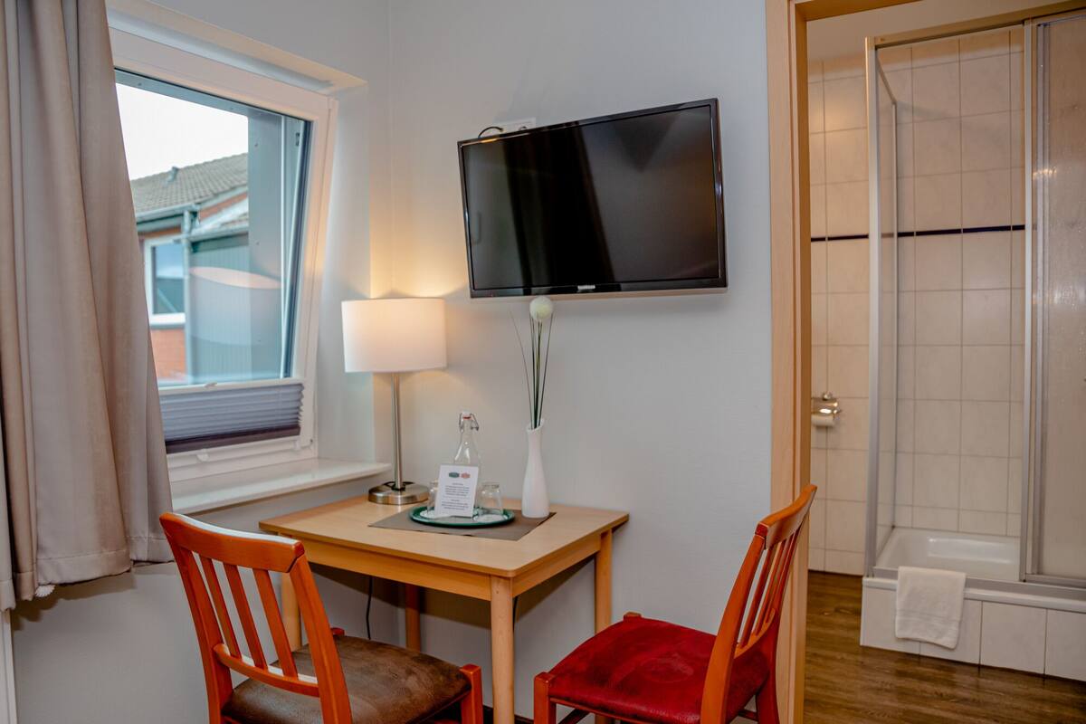 standard double room, non smoking | 1 bedroom, blackout curtains, soundproofing, free wifi