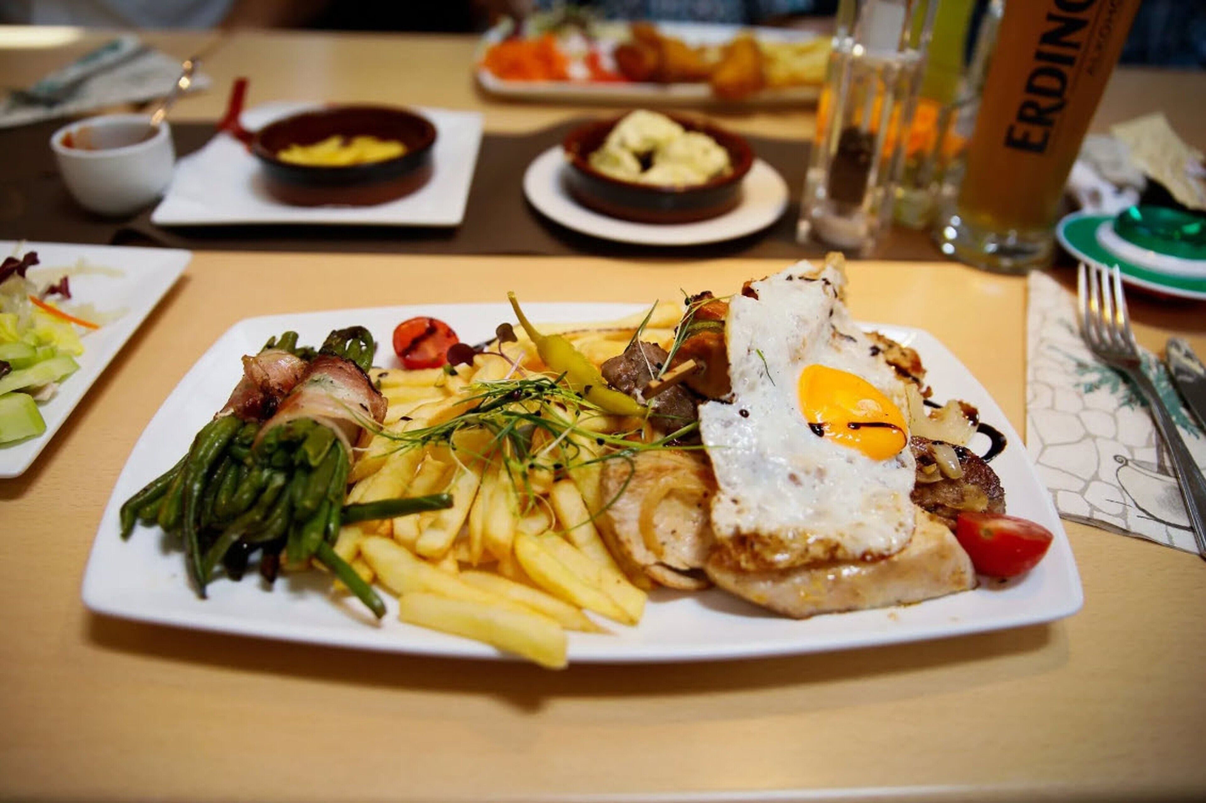 breakfast and dinner served, international cuisine