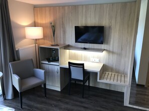 1 bedroom, blackout curtains, soundproofing, free WiFi