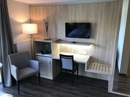 1 bedroom, blackout drapes, soundproofing, free WiFi