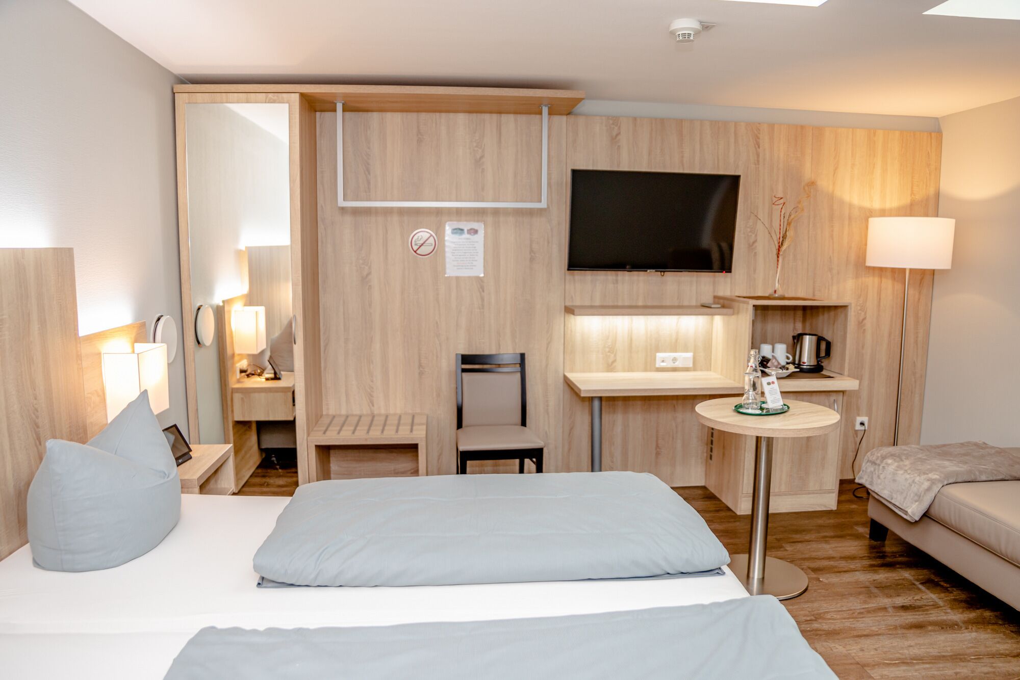 comfort triple room, 1 bedroom, accessible | 1 bedroom, blackout curtains, soundproofing, free wifi