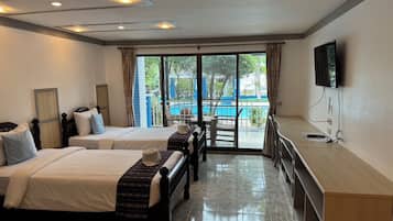 Superior Pool View Twin Room | Sengetøy av topp kvalitet, skrivebord, wi-fi (inkludert) og sengetøy