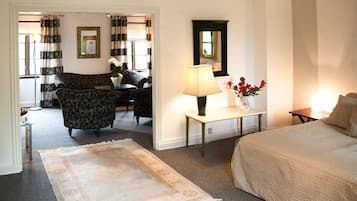 Suite | 1 bedroom, minibar, free WiFi, bed sheets