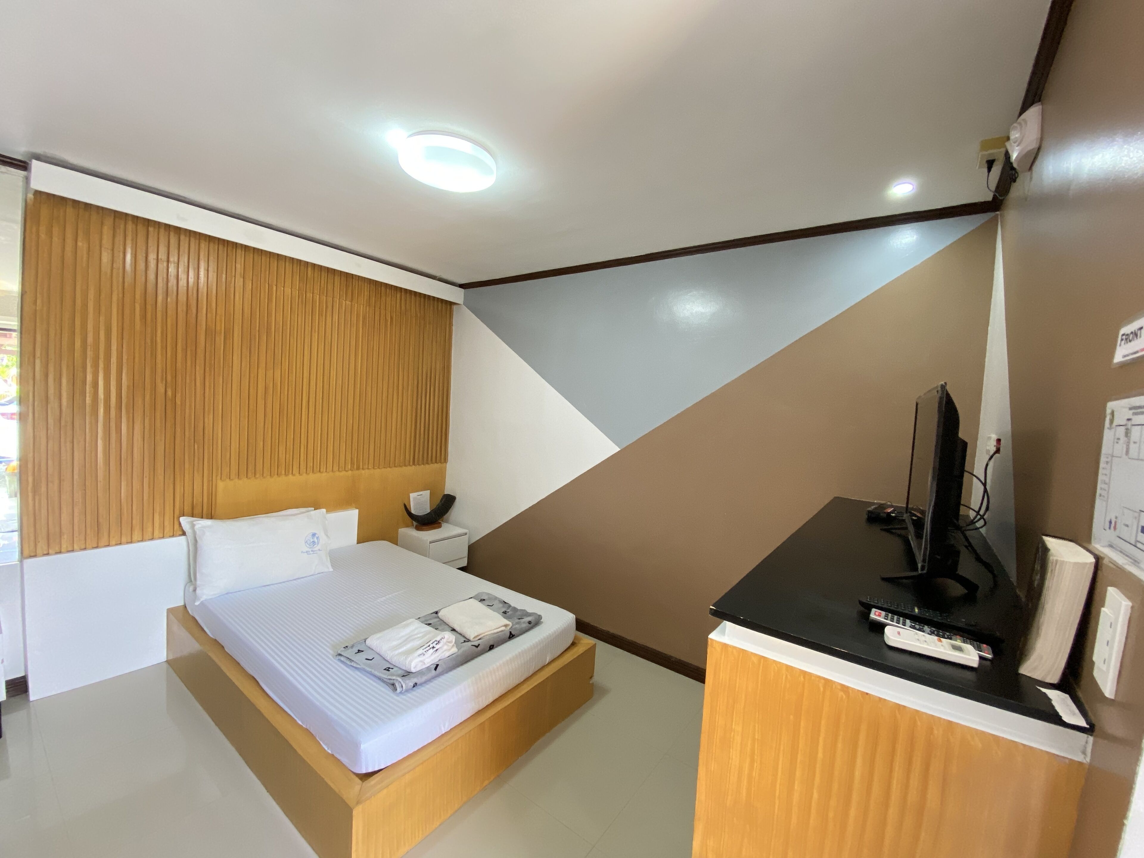 Standard Room, 1 Double Bed | Desk, iron/ironing board, free WiFi