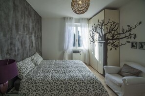 Family Room | Desk, free WiFi - Ritratto sul Lago (Dormelletto)