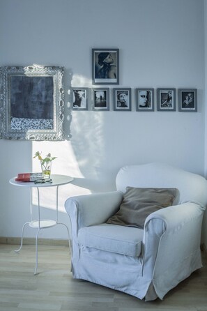 Family Room | Room amenity - Ritratto sul Lago (Dormelletto)