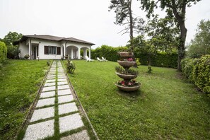 Front of property - Ritratto sul Lago (Dormelletto)
