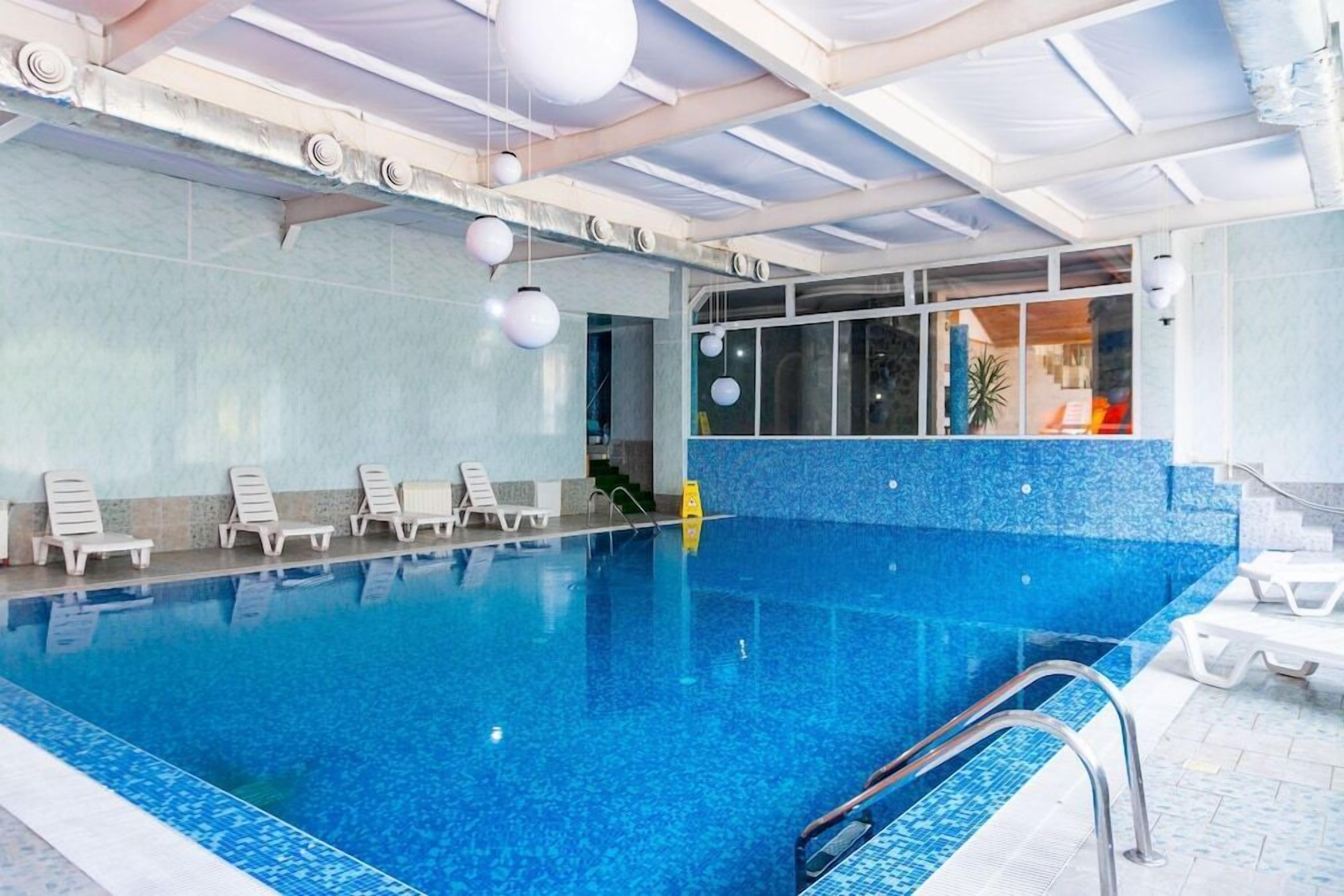 Indoor pool, outdoor pool