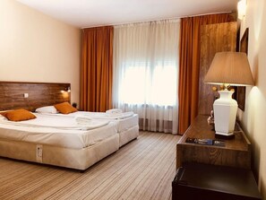 Minibar, iron/ironing board, free WiFi - Chateau Hotel (Bansko)