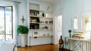Unclassified image, 2 of 31, button - Apartment de Libertà (Florence)