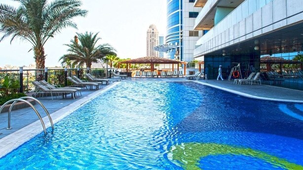 Outdoor pool - KOH - Ocean Heights Tower (Dubai)