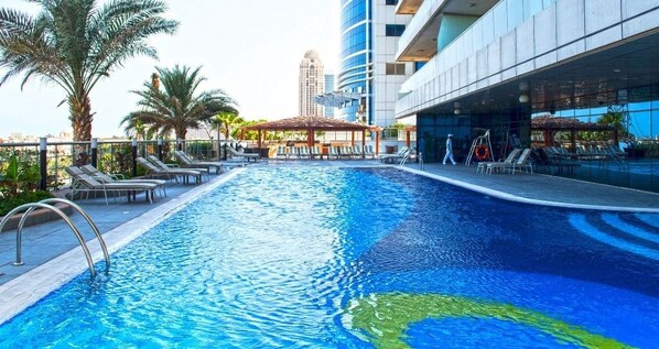 Outdoor pool - KOH - Ocean Heights Tower (Dubai)