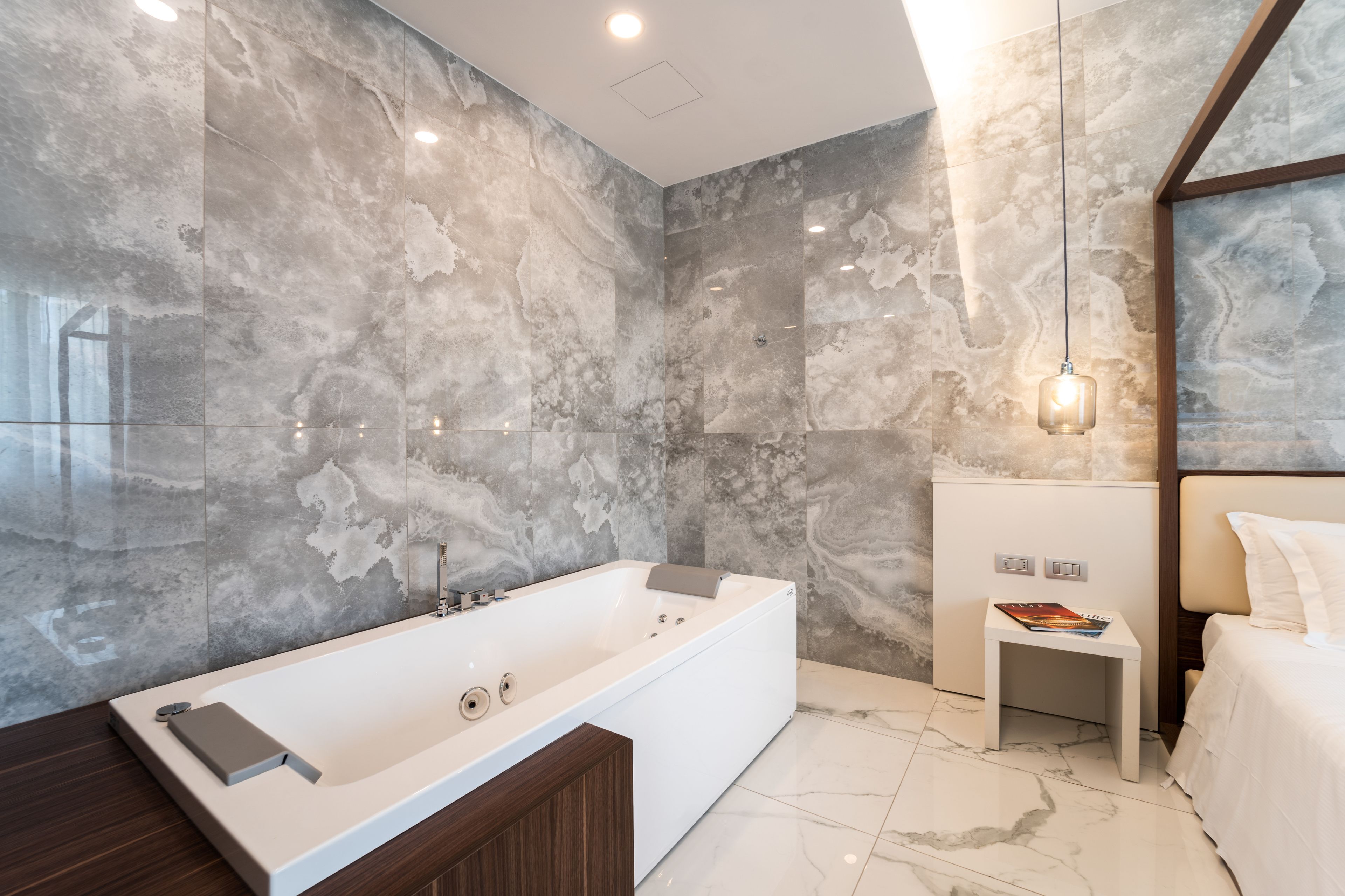 suite, jetted tub, terrace (galleria) | private spa tub