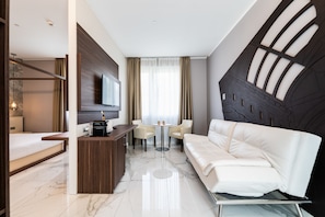 Suite, Jetted Tub, Terrace (Galleria) | 1 bedroom, down comforters, memory foam beds, free minibar