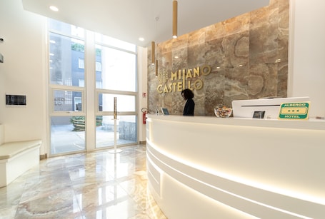 Reception. Hotel Milano Castello