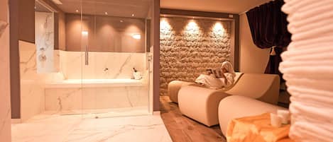 Couples treatment room(s), sauna