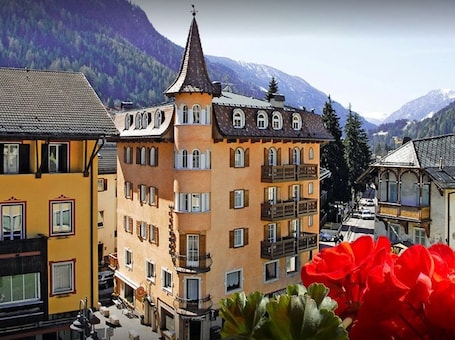 Fachada del alojamiento. Central Hotel