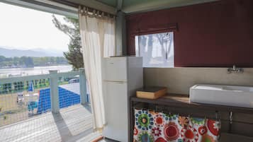 Superior Tent | Private kitchenette