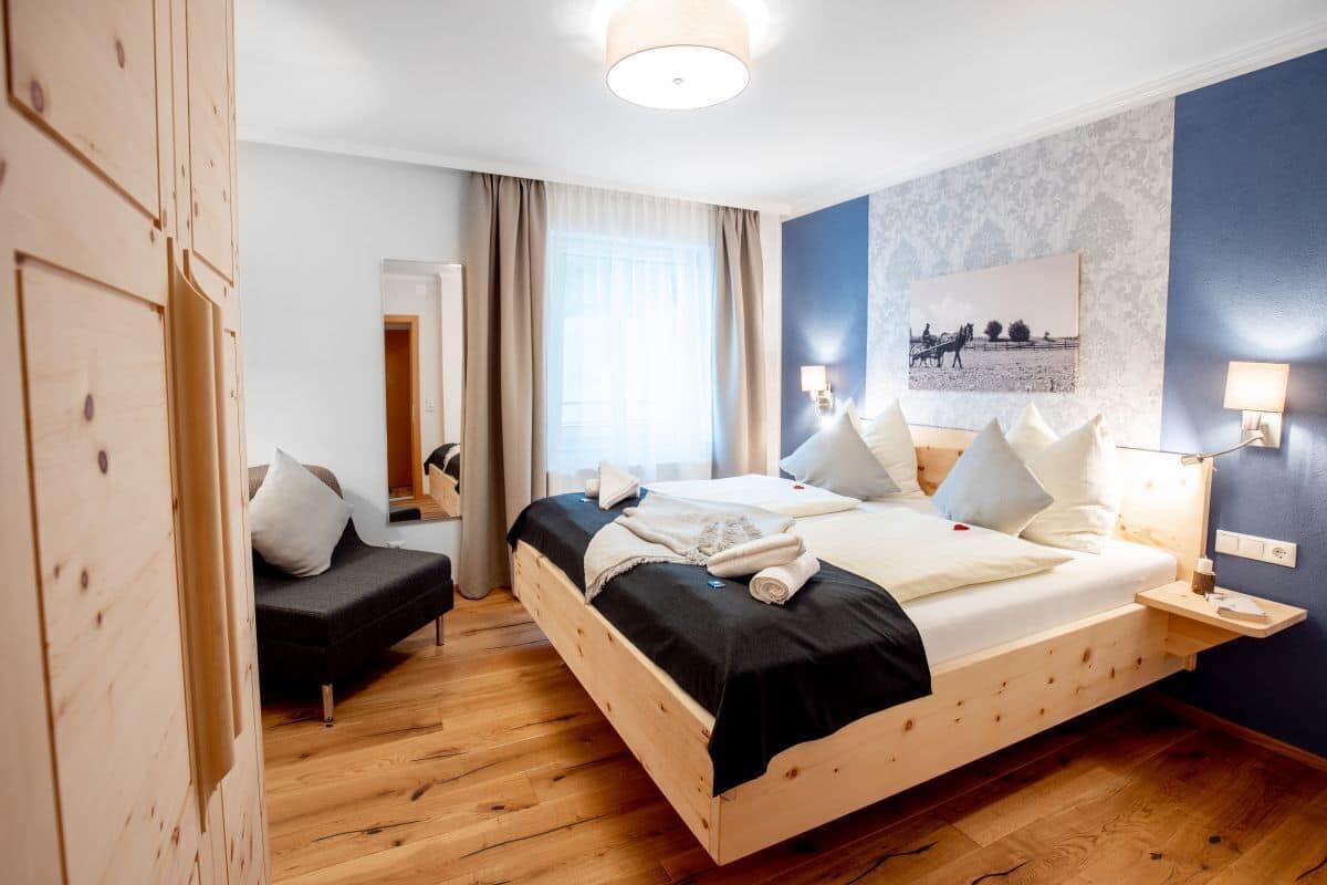 Departamento, 2 habitaciones, balcón (5 pax) | 1 habitación, minibar, caja de seguridad en la habitación y escritorio