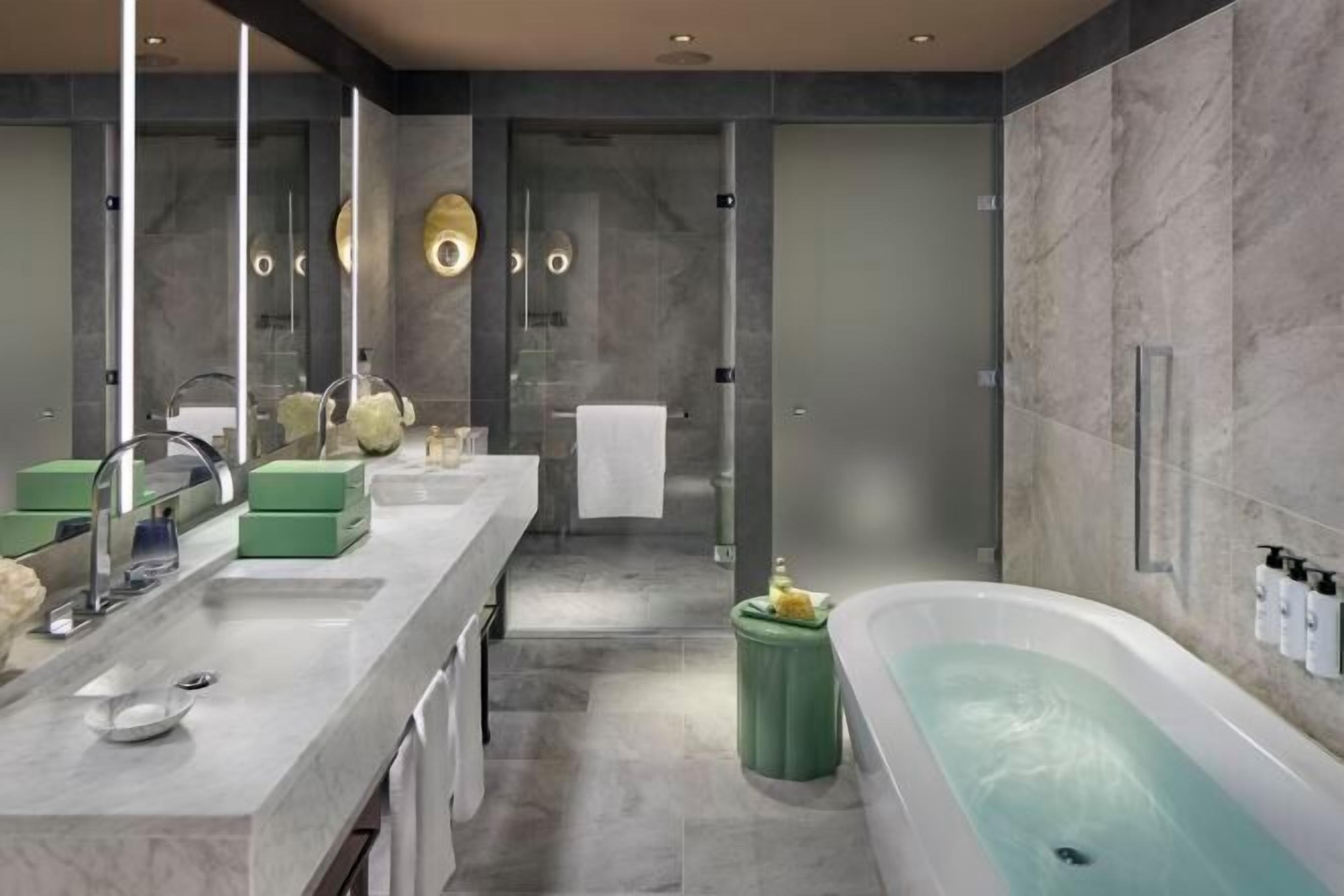 Bathroom | Free toiletries, hair dryer, slippers, towels