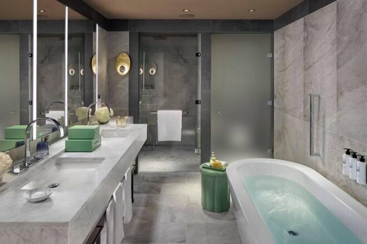 Bathroom | Free toiletries, hair dryer, slippers, towels