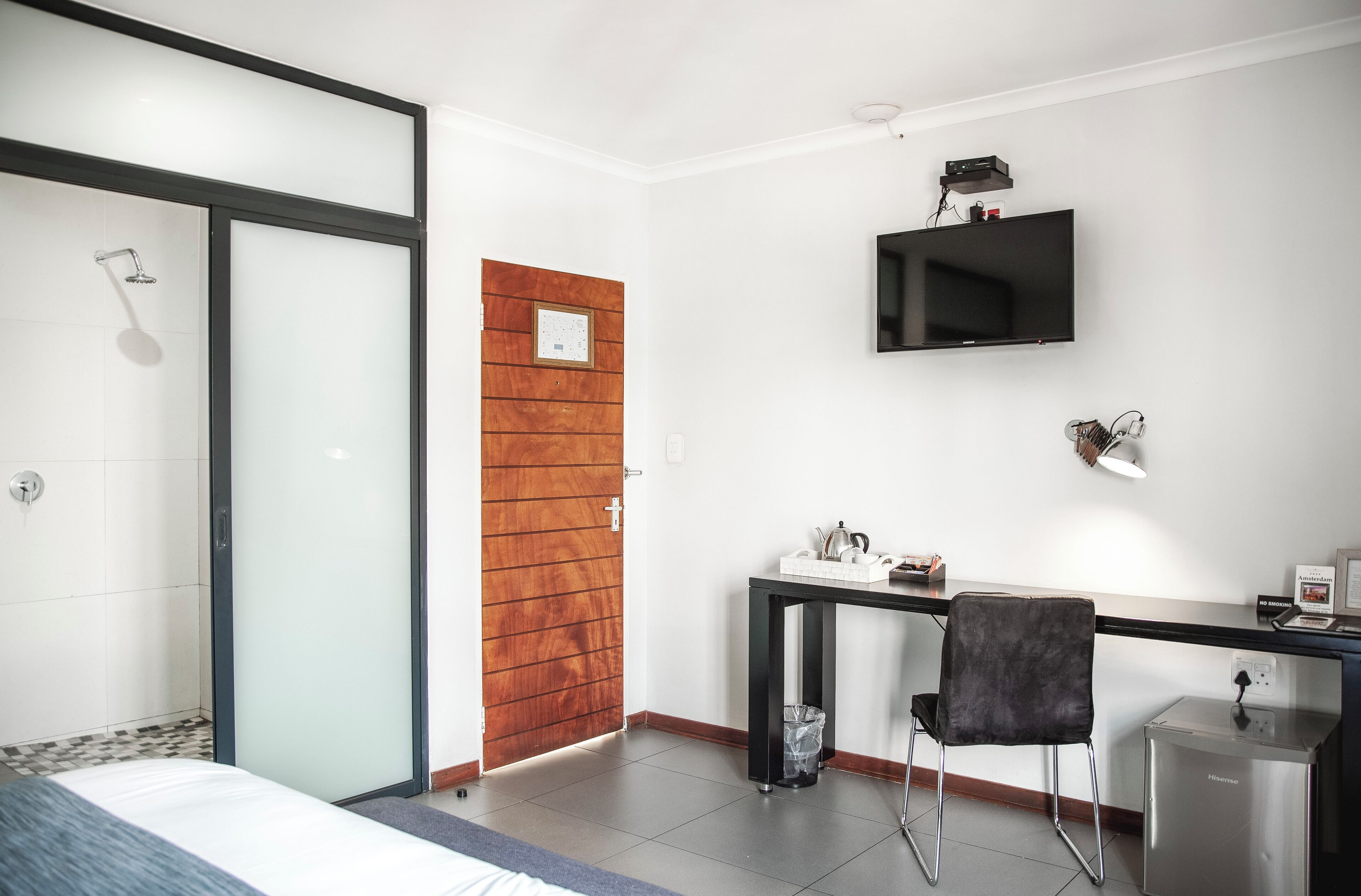 Standard Double Room | In-room safe, desk, laptop workspace, soundproofing