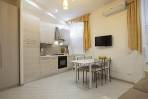 公寓, 1 间卧室 | 私人简易厨房 | 大冰箱、炉灶、厨具/餐具