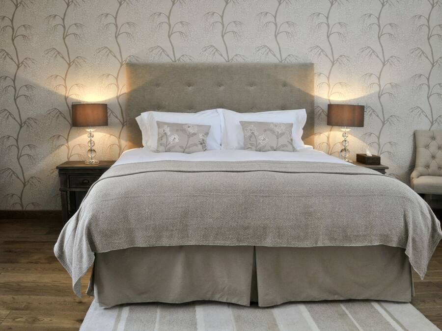 Double Room (Willow) | Premium bedding, individually decorated, individually furnished, desk